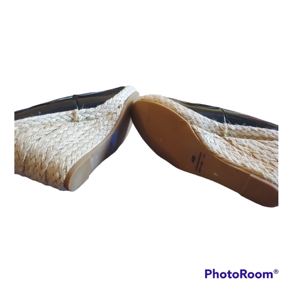 CINDERELLA OF BOSTON Women’s Black Wedges Petite Shoes - Size 4 W - Picture 4 of 5